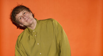 Josh Thomas: Jiggle Jiggle